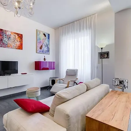 Violin Key House Roma